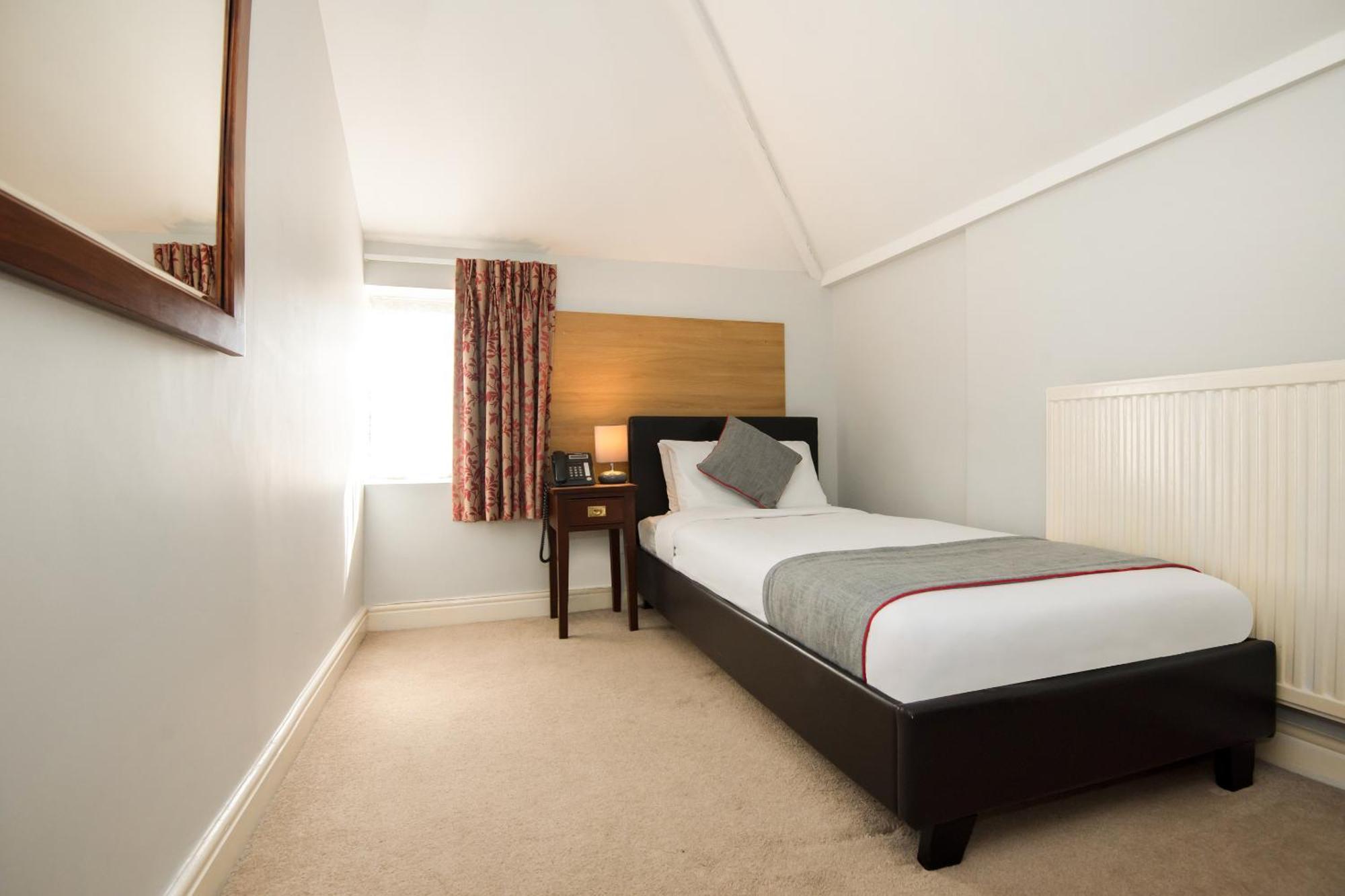 Oyo The Regency, Clifton Bristol Hotel Buitenkant foto