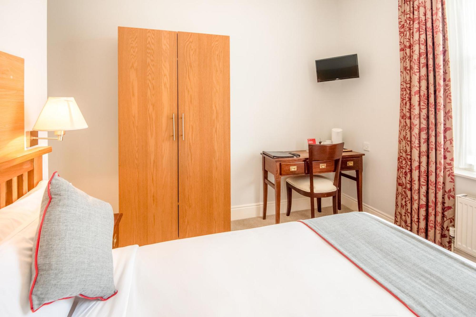 Oyo The Regency, Clifton Bristol Hotel Buitenkant foto