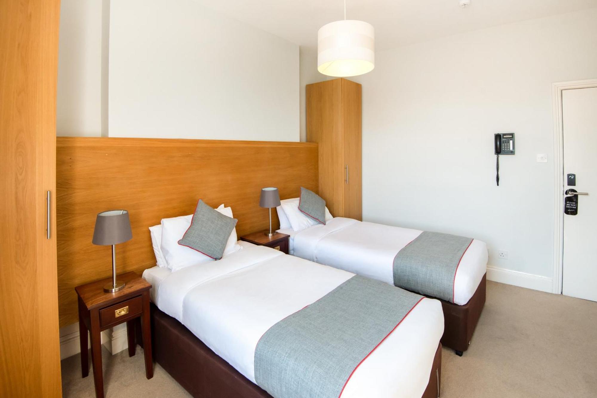 Oyo The Regency, Clifton Bristol Hotel Buitenkant foto