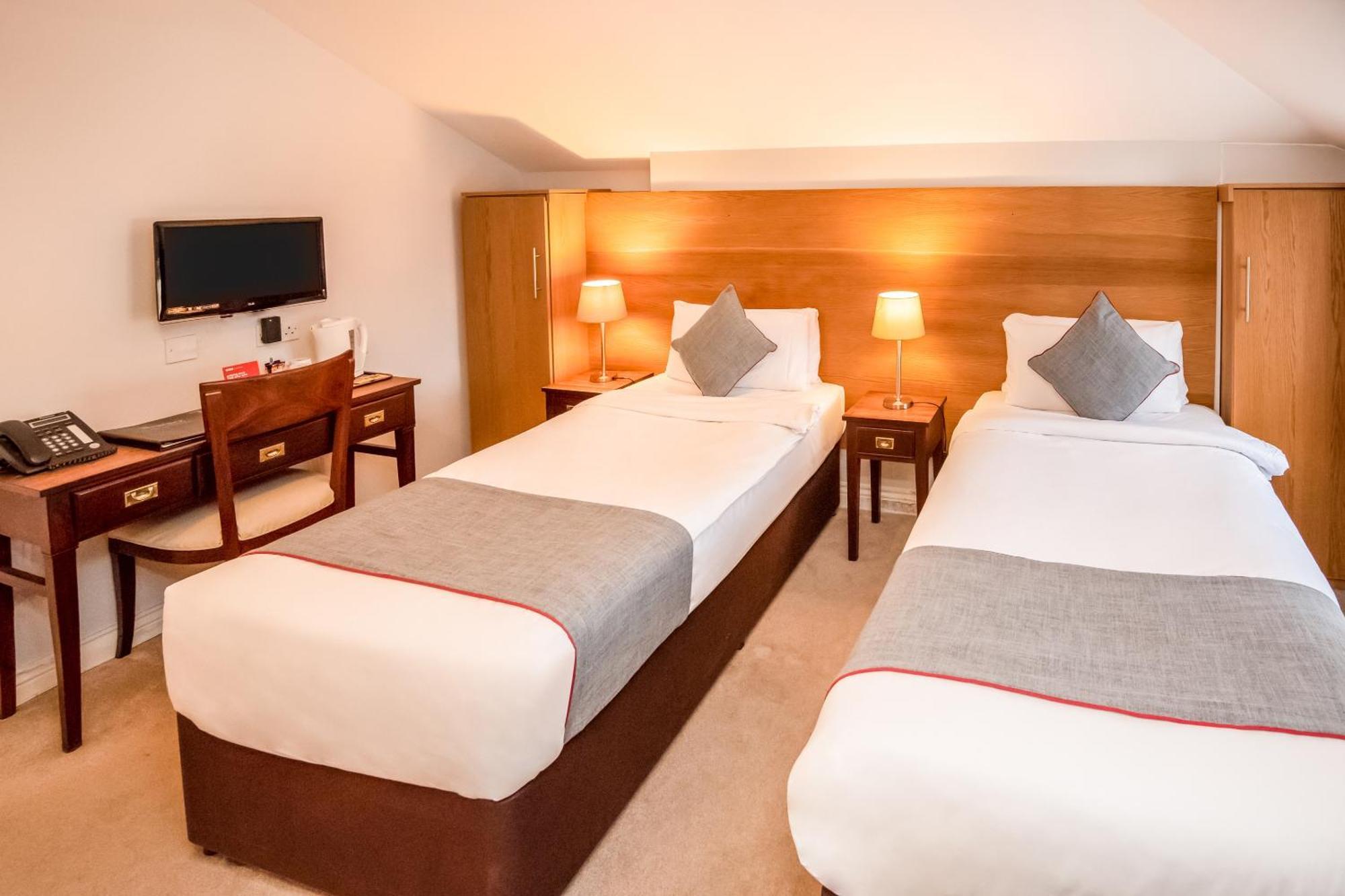 Oyo The Regency, Clifton Bristol Hotel Buitenkant foto