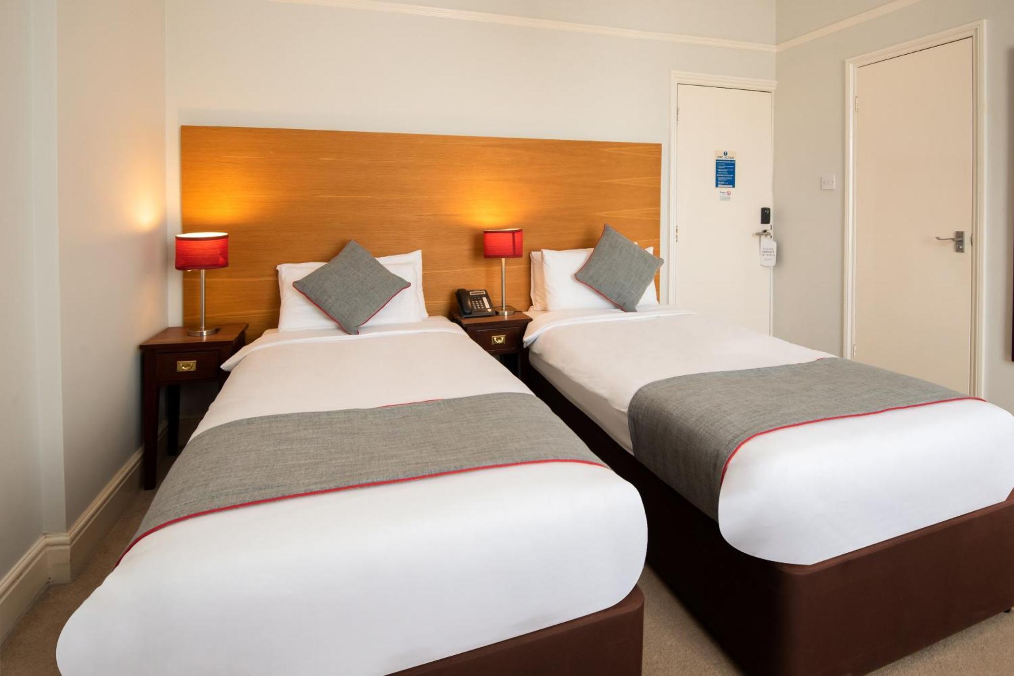 Oyo The Regency, Clifton Bristol Hotel Buitenkant foto
