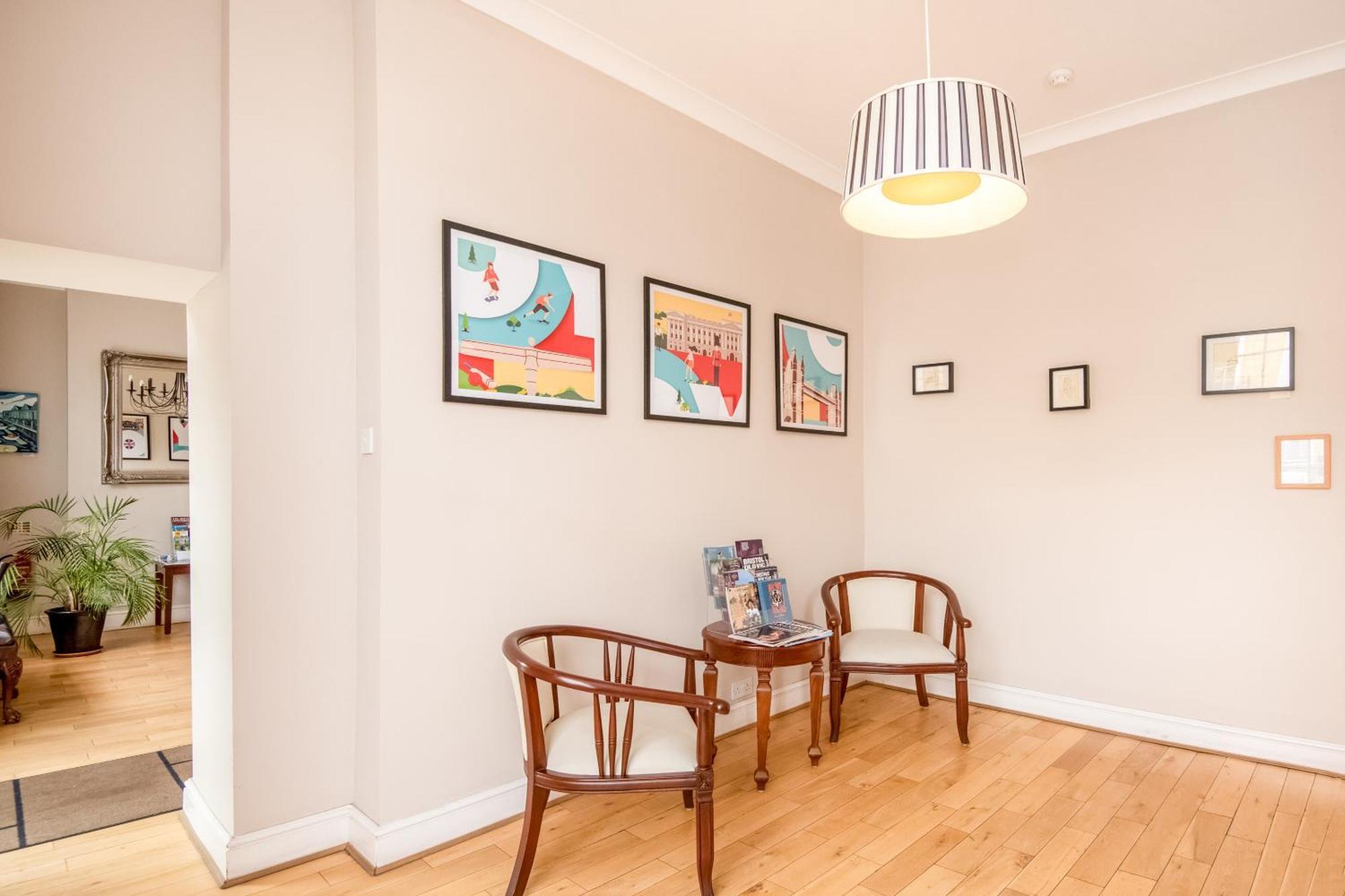 Oyo The Regency, Clifton Bristol Hotel Buitenkant foto