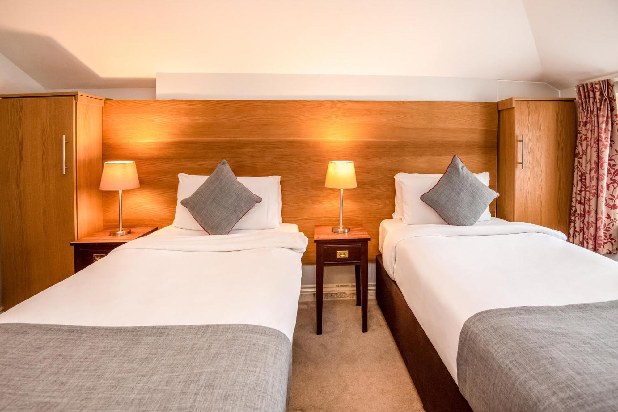 Oyo The Regency, Clifton Bristol Hotel Buitenkant foto