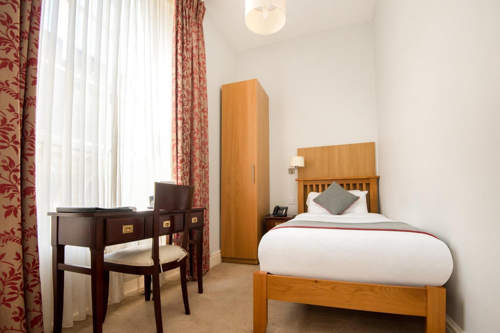 Oyo The Regency, Clifton Bristol Hotel Buitenkant foto
