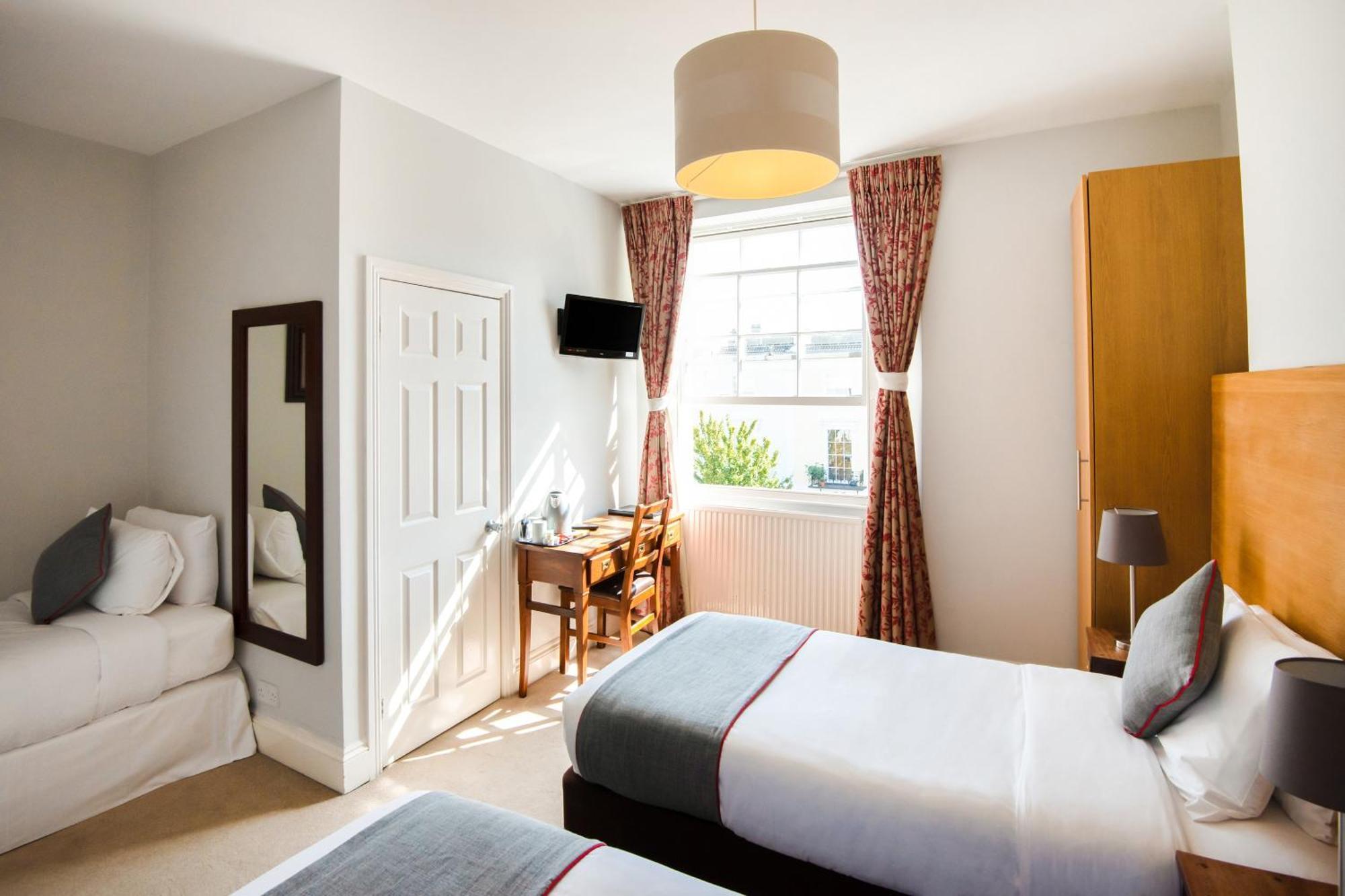 Oyo The Regency, Clifton Bristol Hotel Buitenkant foto