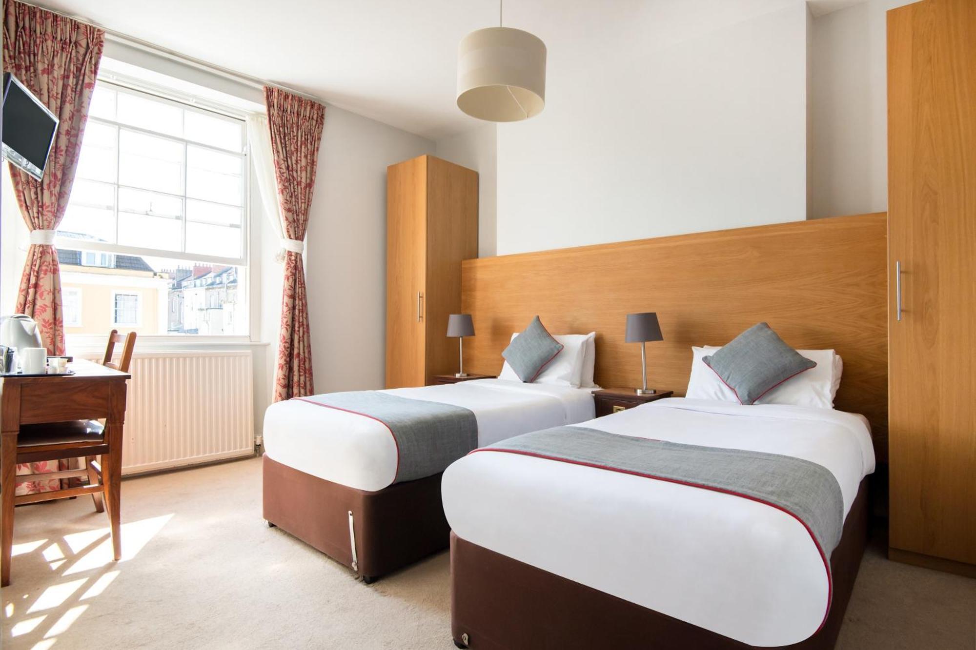 Oyo The Regency, Clifton Bristol Hotel Buitenkant foto